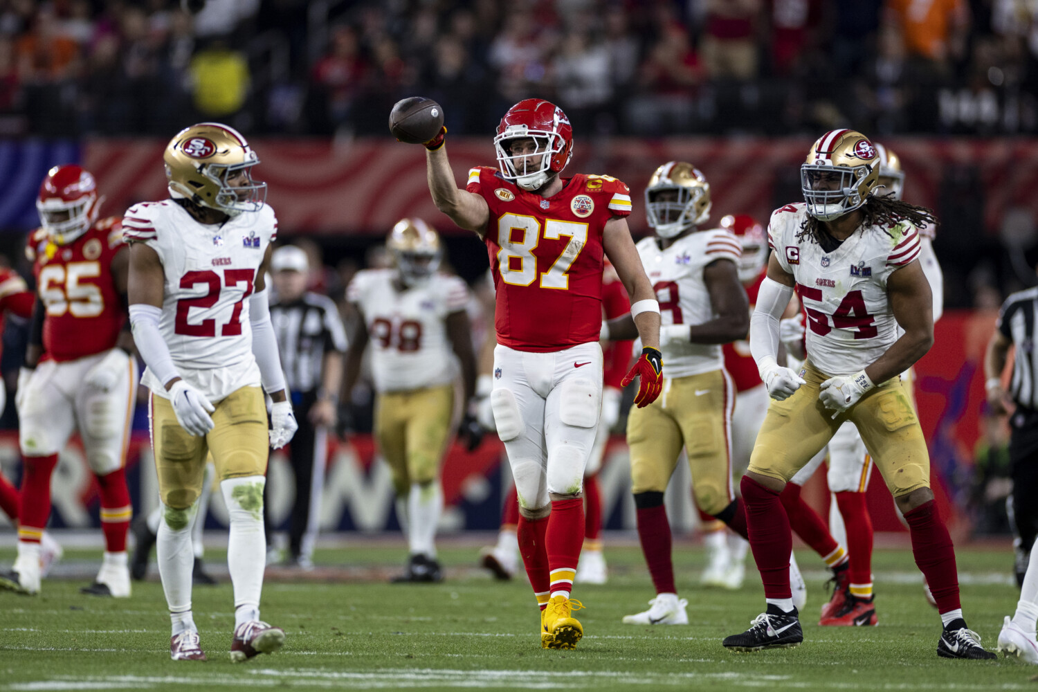 手凭借其出 手凭借其出